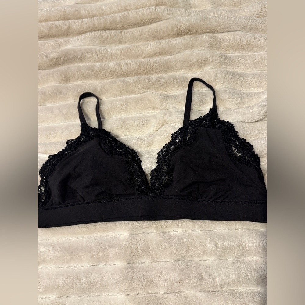 Skims Lace Triangle